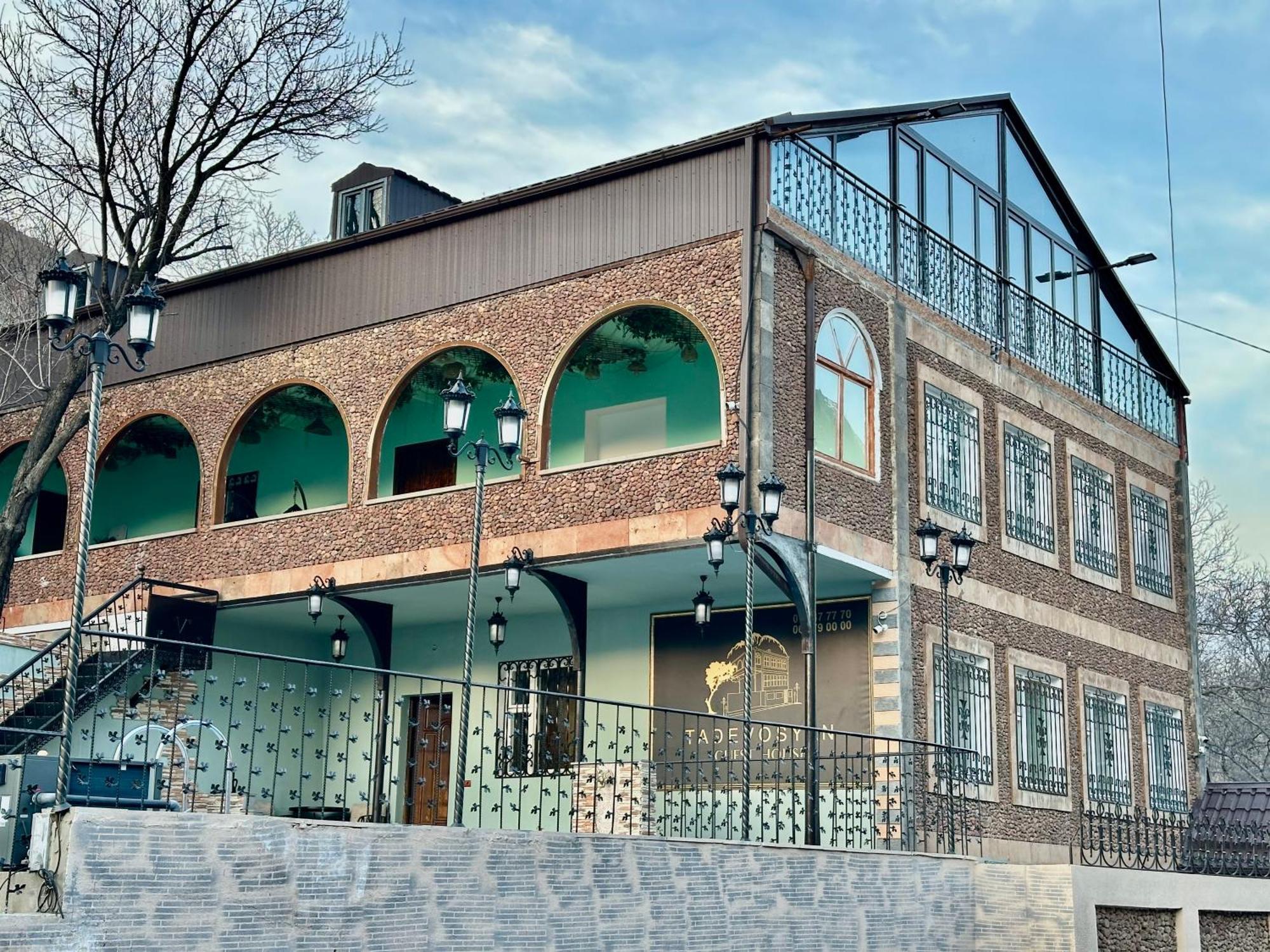 Tadevosyan Guest House Bjni Екстериор снимка